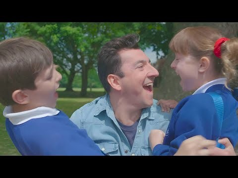 DAD PICKS US UP FROM SCHOOL! 😃 😆 | TOPSY & TIM | WildBrain Kids
