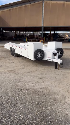 VIMETAL RACE TRAILERS on Instagram: "NEW XL BAJA TOOLBOX TRAILER 16K🦾 BTBX-16K-100X26 with Custom Loreto Package (XL Cabinets) Equipped with: ⛽️100 Gal Gas Tank & @fill_rite Fuel Station with Automatic Gun & 25’ Hose Reel 💧50 Gal Stainless Steel Water Tank (Includes Pump & Hoses) 🆙(UPGRADE) 8 HD Lug Axles with Brakes/Drums (Includes 6 Leaf Slipper Springs & Mounting Brackets) 🔄Roughneck Spring-Rewind Fuel Hose Reel 3/4” x 25’ 1250 Psi 🛠️Custom Accessible Doors in Valley for Toolbox Access �