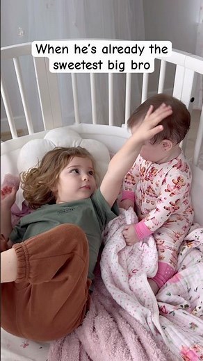 She Bonked Her Head 🤕… his reaction 😭