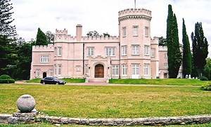 Chapadmalal. La historia del castillo de los Martínez de Hoz que recibió a presidentes y príncipes, y sus particulares tradiciones