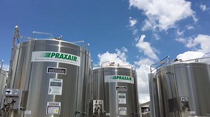 A la medida. Praxair, con su tecnología Microbulk, brinda suministro autónomo y continuo de gases que se adapta a las necesidades de los clientes, permitiéndoles mantener y fortalecer la eficiencia de sus operaciones. Conoce más de esta solución, de viva voz de nuestro cliente Katcon. #PraxairEnTodasPartes | Linde México