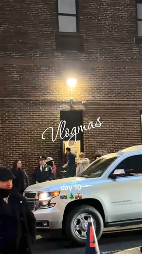 Bella Bledzki on Instagram: "THE CHRISTMAS MAGIC IS REAL I SAW TAYLOR SWIFT TODAY #vlogmas #nyc #taylorswift #nycdiml #theerastour"