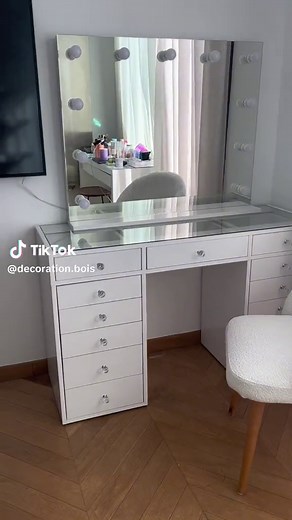 Luxury Makeup Table Ideas for Your Vanity Room
