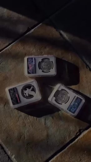 Did you know the United States Mint has released some of the most gifted coins in America during the holidays? 滋 Silver Eagles, commemoratives, and limited releases = timeless gifts that never go out of style. #CoinTok #SilverCoins #KennedyHalfDollar #CoinCollectors #Numismatics | The CSN Mint | Facebook