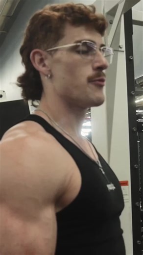 Smith Machine vs Free Weights🤔 | Smith Machine