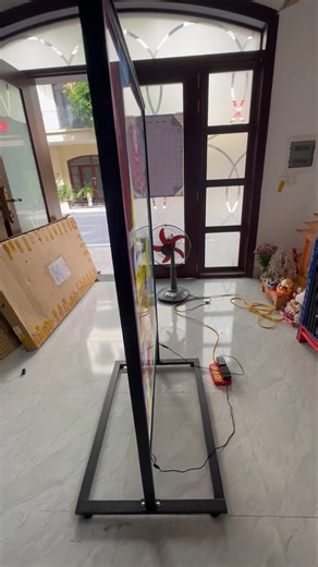 Chân T 2 mặt 80x120 - chân cao thêm 30 cm Dùng 2 bảng Led riêng biệt - sáng và nét như màng hình tivi Tặng in ấn và thiết kế - ship tận nơi anh chị kiểm tra mới thanh toán Giá cực ưu đãi, anh chị cần tư vấn báo giá liên hệ 091.990.3421 | Sunvic Global