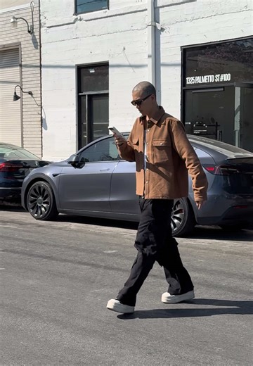 Whos calling? 😎 | whose phone is ringing