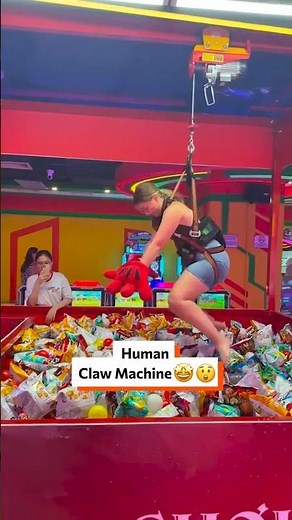 Human Claw Machine 😲 🤩 #clawmachine #fun