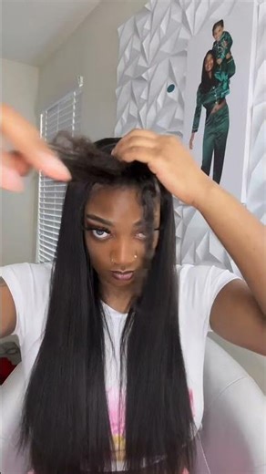 Get that flawless blow-out look in minutes with our Brazilian Yaki Clip-ins.