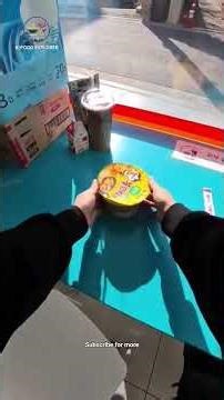 Eating Korean Buldak Cheese Flavour in Convenience Store ! 🇰🇷🍜 #koreanfood #kfood #koreavlog #seoul