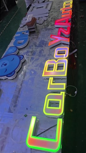 We can make signs with hundreds of colour effects.#sigen #signage