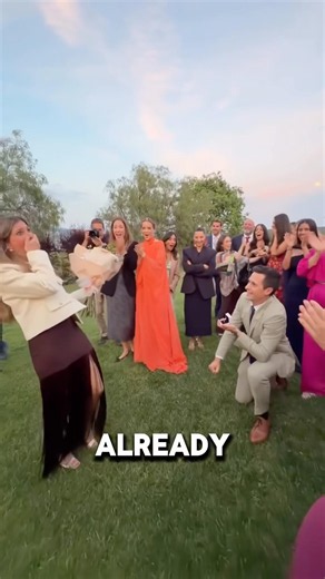 Bride’s Bouquet Toss Turned Into a Surprise Proposal 💍❤️ #wedding #proposal #heartwarming