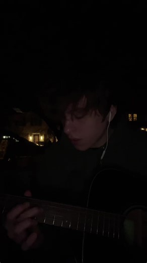 Emotionally Resonant Cover of 'Mary' by Alex G