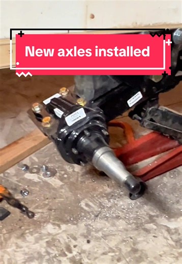 Instalación de ejes nuevos en remolque off-road