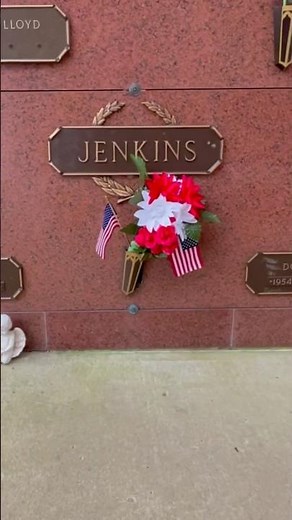 I Visited Conway Twitty's Grave on Thanksgiving