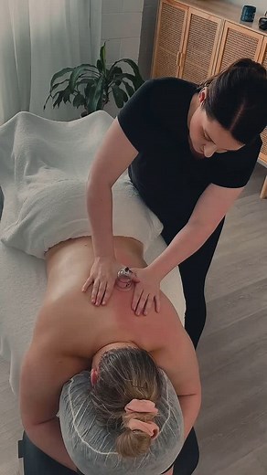 ✨ Myofascial Cupping ✨ A little glimpse of our experienced gal, Maddy, in action using cupping to release tension and improve mobility! Experience the benefits of myofascial cupping at Nxt Level! 📍 Nxt Level, Gold Coast 📅 Book your session today! 🌐 Book via our website or the booking link in bio 📞 Call 07 5679 2077 #MyofascialCupping #RemedialMassage #GoldCoastAlliedHealth #NxtLevelIH | Nxt Level Integrated Health