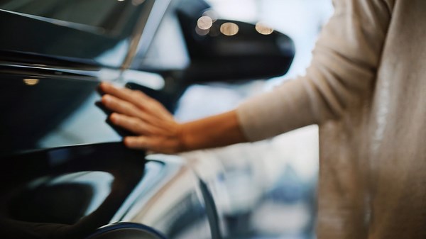 The Pros and Cons of Leasing Vs. Buying a Car