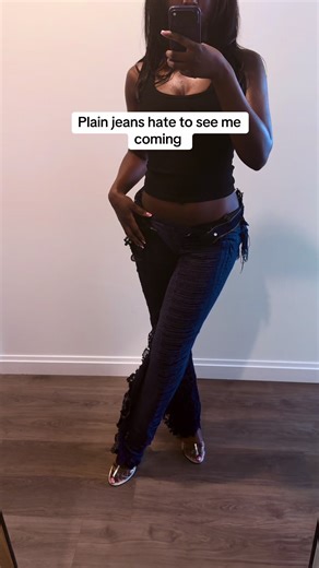 Customizing Jeans: Style Tips and Designer Ideas