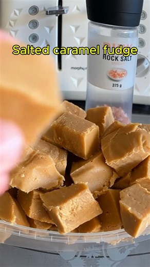 5 INGREDIENT MICROWAVE SALTED CARAMEL FUDGE... made from just butter, sweetened condensed milk, white chocolate, sea salt and brown sugar (and it only takes 10 minutes!!). Ingredients 150 g unsalted butter 395 g sweetened condensed milk 500 g brown sugar soft brown sugar (not granulated brown sugar) good pinch of sea salt optional 250 g white chocolate Instructions Conventional Method Grease and line a 18X28cm rectangular slice tin with baking paper and set aside. Place the butter, sweetened con