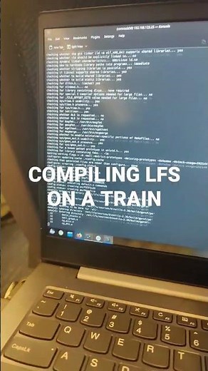 Chad Linux users compile on trains | #shorts #lfs