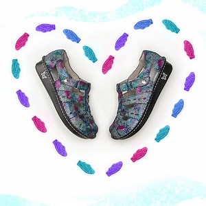 Our limited edition Pesca Sandal is O-fish-ally yours 💕🐟 Happy Valentine's Day! Shop Now: bit.ly/Alegria-Pesca | Alegria Shoes