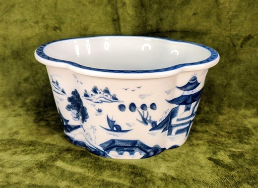 Mottahedeh Vista Alegre Blue & White Porcelain Cachepot / Planter – Historic Charleston Reproduction - Etsy