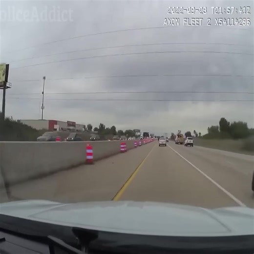 Camaro Crashes During High Speed Pursuit Indiana State Police | Psicología Social Lucía Alegre