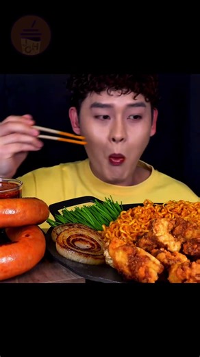 Spicy Fire Noodles With Spicy Crispy Chicken! Satisfying BIG BITES ASMR MUKBANG ©️Bonggil