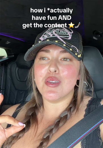 the hack to get your tik toks without being stuck to your phone at Coachella !!!#greenscreenvideo