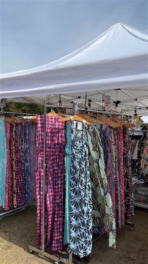 AWAHAWA on Instagram: "AWAHAWA なノにわ ⁡ ＼ ＼ 11月最初の三連休は大阪のAWAHAWA ／／ ⁡ ここはセントラル・パークですか？ ⁡ そんなことを思わせるような 大阪のオアシス《なノにわ》 ⁡ 今日もたくさんの方にお越しいただき みなさん思いおもいに自由に過ごされていて 平和で幸せな空間だなぁと改めて思いました🩷 ⁡ 明日は最終日‼️ 是非、なノにわのAWAHAWAで 非日常を味わいに来てください🌺 ⁡ ⁡ ◆━━━━━━━━━━━━━━━━━◆ 𝗔𝗪𝗔𝗛𝗔𝗪𝗔 𝗶𝗻 なノにわ 場所：難波宮跡公園 （大阪府大阪市中央区馬場町𝟯-𝟲𝟱） 日時：𝟭𝟭月𝟭日(土)𝟮日(日)𝟯日(月祝)𝟭𝟬:𝟬𝟬-𝟭𝟳:𝟬𝟬 雨天決行（荒天中止）・入場観覧無料・ペットOK ◆━━━━━━━━━━━━━━━━━◆ ⁡ ⁡ mahalo🌈 ⁡ #awahawa #大阪 #大阪イベント"