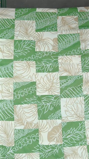 yay basic mini quilt !! loveee the colors 😍 #hawaii #quilt | quilts