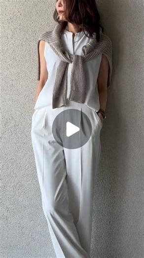 Akiko Yamada on Instagram: "𝗮𝗹𝗹 𝗨𝗡𝗜𝗤𝗟𝗢 𝗰𝗼𝗼𝗿𝗱𝗶𝗻𝗮𝘁𝗲 ⁡ タックワイドパンツはホワイトもゲット🤍 てろんと心地よい着心地のブラウスに メッシュニットを肩掛け ⁡ ノースリーブニットは真夏までヘビロテ😉 ⁡ ⁡ ⁡ #uniqlo購入品#ユニクロ#ユニクロコーデ#instagood#outfit#code#instalike#fashionista#instafashion#ootd#simple#chic#style#stylish#styleblogger#Instafashion#fashiongram#m ⁡"