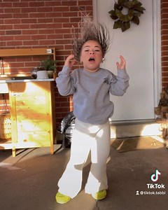 Woman freezing her hair during the winter storm😱❄ | Make-Up & Hair Tutorials