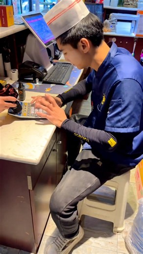 Play music with calculator In the hands of a music master, even an ordinary electronic calculator can become a musical instrument. By arranging the keys creatively, this young man plays the classic Chinese folk music "Horse Racing" on a calculator, brimming with energy and vibrancy. #music #chinaculture (cr: 25810000M） | T-Time HK