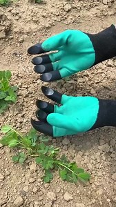 This "Garden Claw Glove" is the perfect gift for moms, gardeners or people who work with their hands outdoors.👍💖Shop Now>>https://www.macmicken.com/products/Garden-Gloves | Macmicken