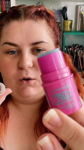 Red Hair Beauty: Lip Balm Application Tutorial