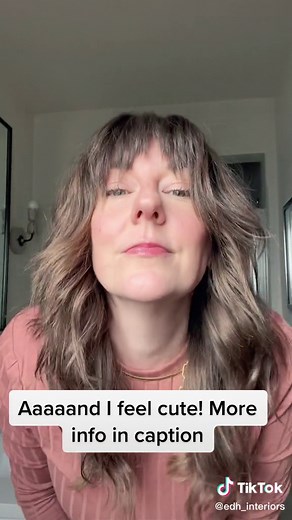A lot of folks asked so here it is! My DIY shag tutorial. I am no professional but I’ve been experimenting with my hair at home since I was a teenager and my philosophy is, have fun and if it doesn’t work, just cut it off. I try not to take it too seriously. Things I’ve learned: 1. Use the right tools. My fave razor is linked in my Amazon shop. 2. Know the natural texture of your hair so you can work with it, not against it. This is why I cut my hair dry. 3. Find your products. The styling cream