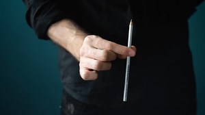 Simple pen tricks that instantly make you look skilled