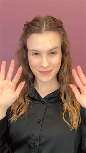 Ring in 2026 with sparkle, shine, and a little extra glam! ✨ Whether you’re hitting the dance floor or cozying up with your favorite people, this NYE makeup look will make sure all eyes are on you 😍 // Accueillez l’année 2026 avec éclat, brillance et une touche de glamour supplémentaire! ✨ Que vous passiez la soirée sur la piste de danse ou bien tranquille avec vos proches, ce look du réveillon du Nouvel An attirera tous les regards. 😍 | Mary Kay Canada