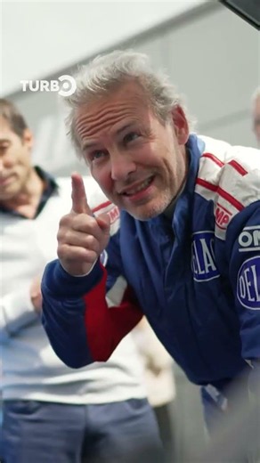 Legendary Jacques Villeneuve tames the 100 horsepower of the Delage D12 - TURBO