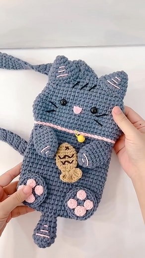 😘🐈🐠Crochet kitty bag #meow #viral #crochet #handmadegifts #meowfish😸🐟 #cat #kitty #crochetlove #crochetbag #crochetpouch #pouch #pouches #pouchbag #cat #catpouch #bag #makebag #crochetcat #crochetcatbag #crocheting | Crochet Nature