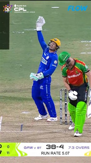 George Linde comes on and delivers TWO Flow Classic Catches in the over!👌