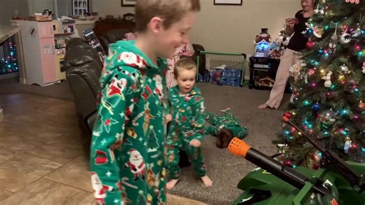 From underappreciated gifts to cats causing destruction, here are some chaotic holiday moments from #Ridiculousness. | Ridiculousness