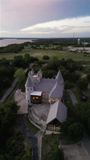 Would you live in a Texas castle? 🏰