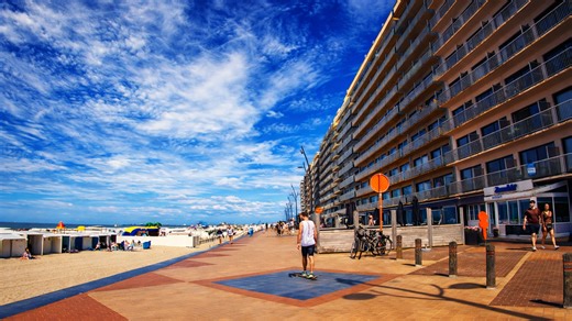 What is it like walking along Blankenberge Beach?
