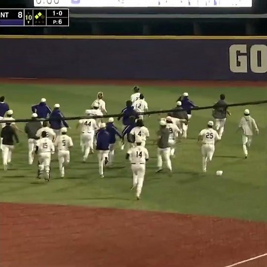 High Point University Baseball's Lane Allen Walk off Sac Fly vs Winthrop in Bottom of the 10th