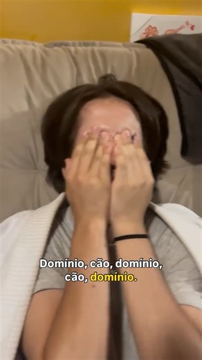 Giu Cota on Instagram: "Ué gente, eu chego podre do jiu-jítsu, eu vou pensar? Kkk #giucota #humor #mae"