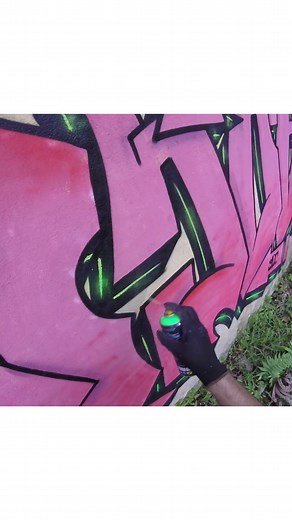Graffiti . . #graffiti #spray #arte #graffitiart #letrasgraffiti #fazendoarte #pintando
