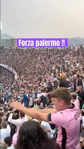 Unbelievable! Ultras Palermo Singing Together Creates Goosebumps Inside the Stadium