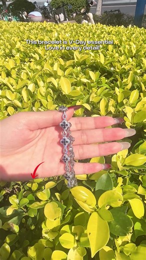 Beautiful Bracelet Ideas for Valentine's Day